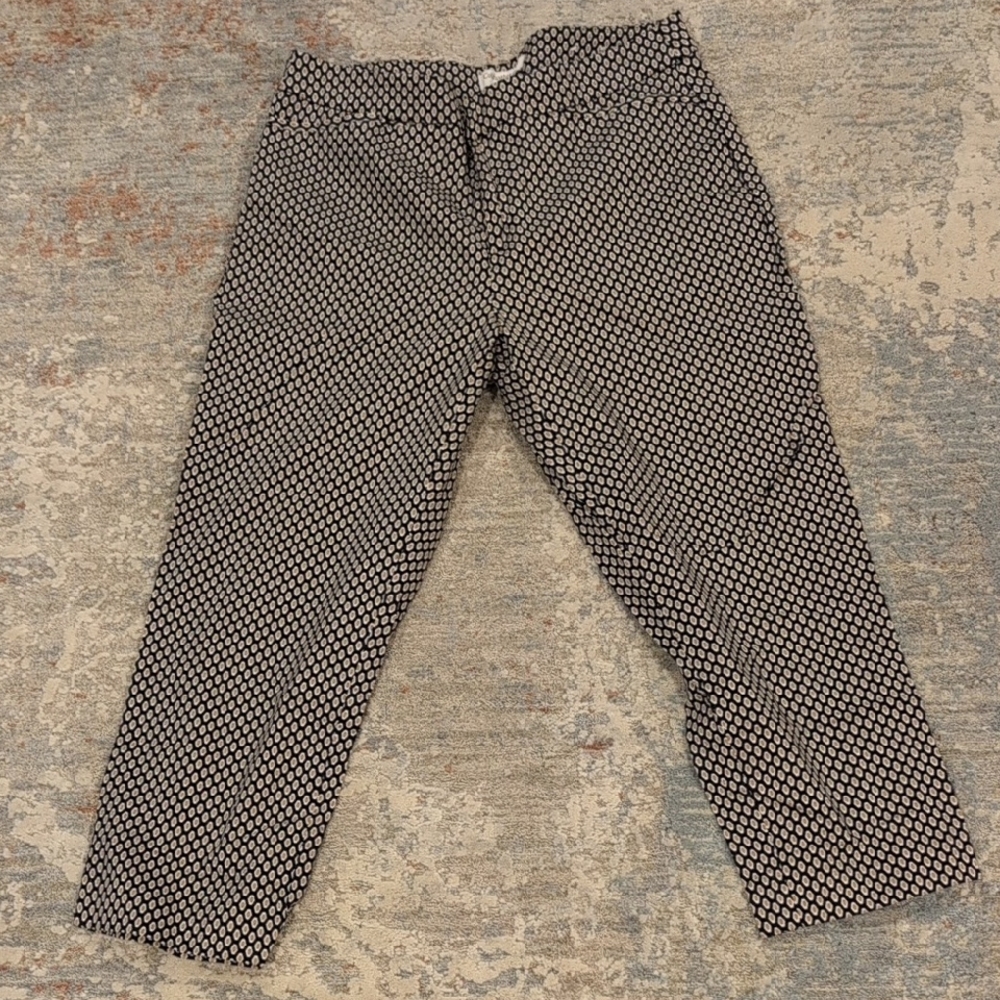 Coldwater Creek Black and White Geo-Print Capris